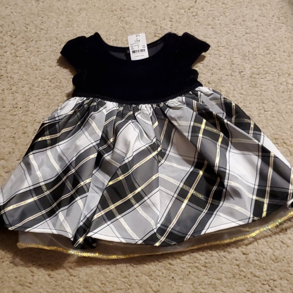 🎉Host Pick🎉 Girls Black Velour / Plaid Dress - Picture 3 of 6